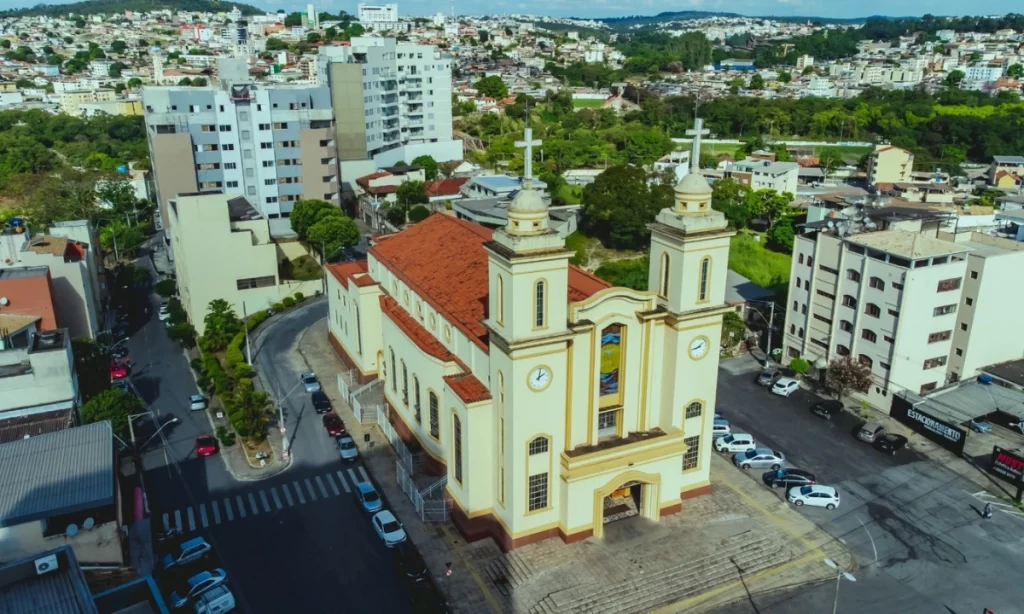natal-e-ano-novo:-igrejas-de-divinopolis-divulgam-horarios-de-missas