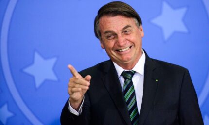 bolsonaro-e-internado-em-brasilia-para-cirurgia-de-hernia-sob-escolta-da-pf;-moraes-impoe-restricoes-e-veta-filhos-como-acompanhantes