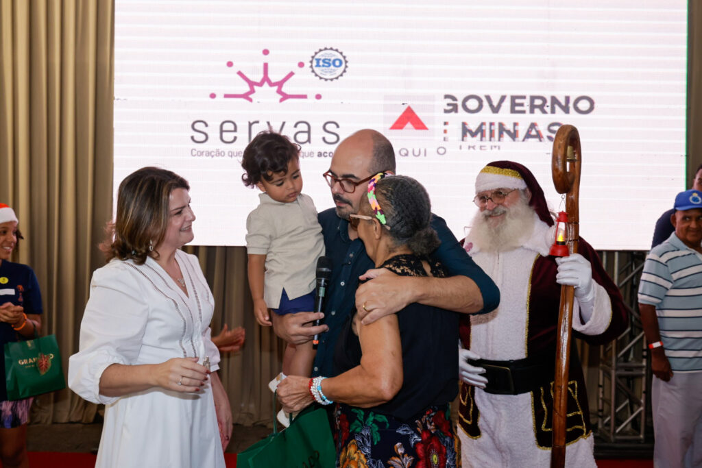 natal-solidario-leva-acolhimento-e-afeto-ao-palacio-da-liberdade,-em-belo-horizonte