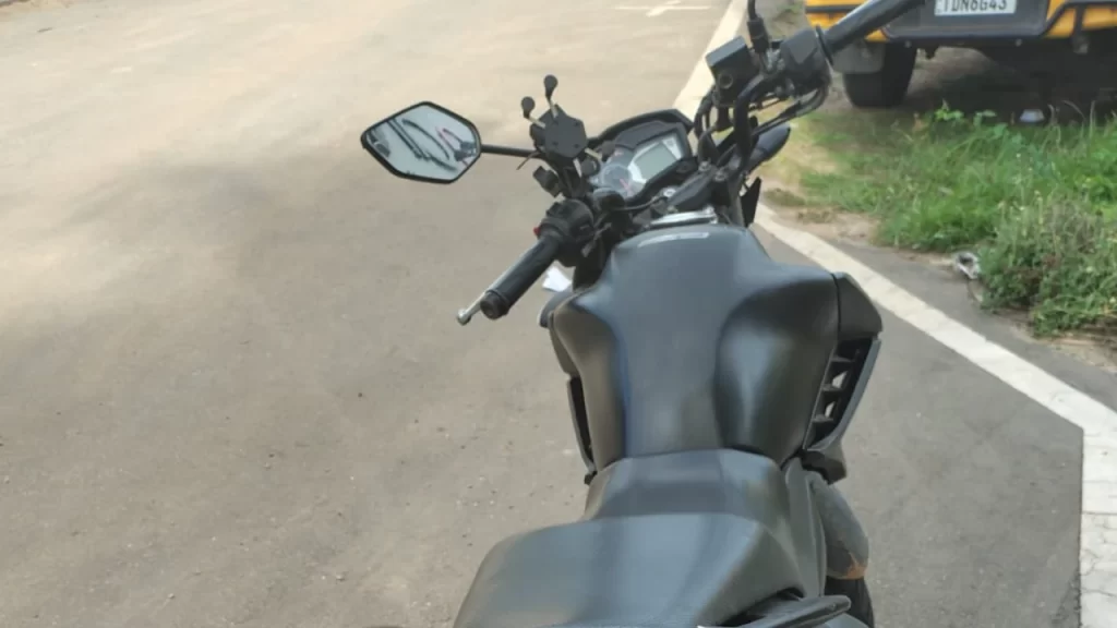 pneu-furado-causa-acidente-e-motociclista-sofre-ferimentos-graves