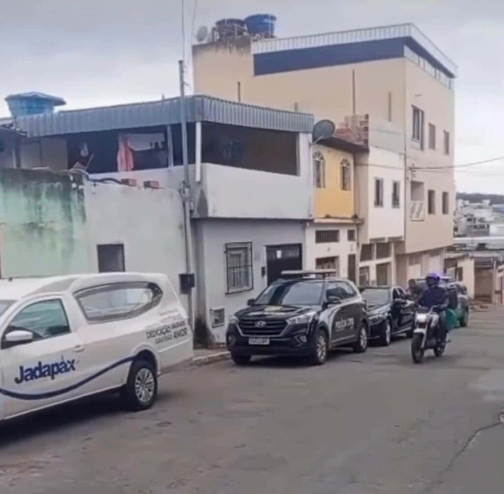 adolescente-de-16-anos-e-apreendida-suspeita-de-matar-a-propria-mae-a-facadas-dentro-de-casa-em-nova-serrana