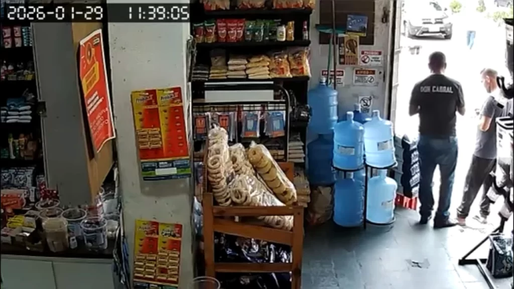 video:-racismo-em-loja-de-conveniencia-e-flagrado-em-divinopolis