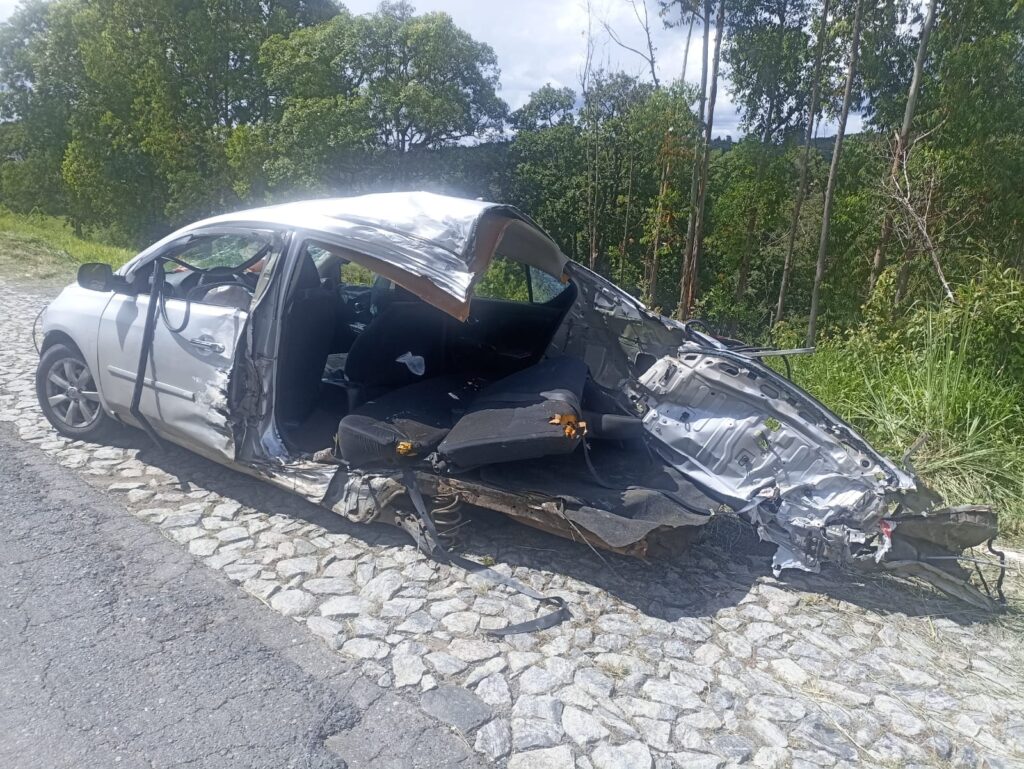 acidente-grave-na-mg-050-termina-com-morte-de-jovem-e-quatro-feridos