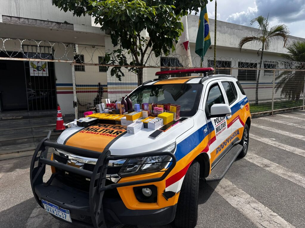 pm-apreende-grande-quantidade-de-emagrecedoras-e-prende-quatro-pessoas-por-contrabando-na-mg-050-em-divinopolis
