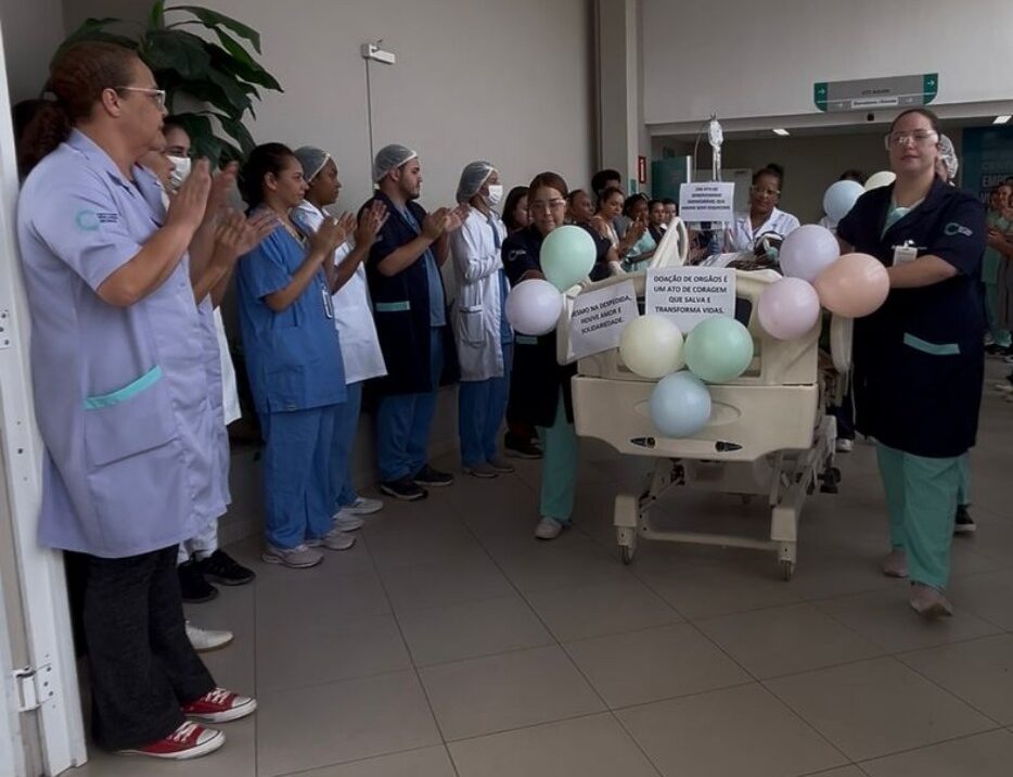 corredor-de-honra-no-hospital-sao-joao-de-deus-marca-doacao-de-orgaos-que-transforma-luto-em-esperanca