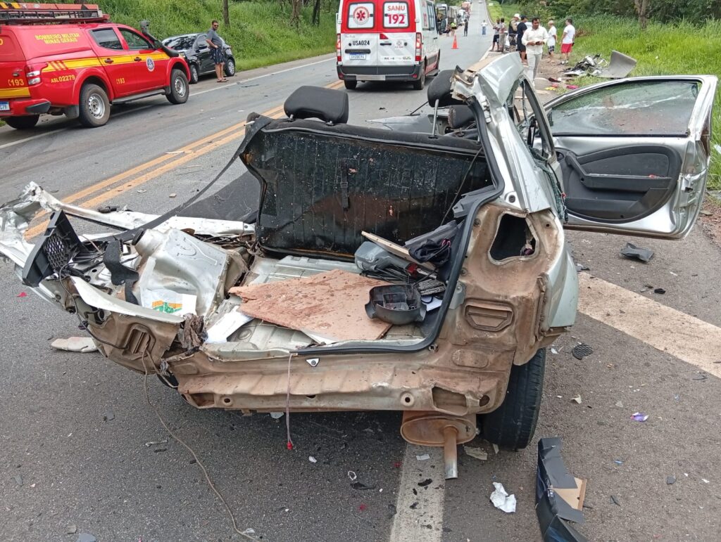 policia-rodoviaria-divulga-que-motorista-invadiu-a-contramao-em-alta-velocidade-e-causou-acidente-fatal-na-mg-050