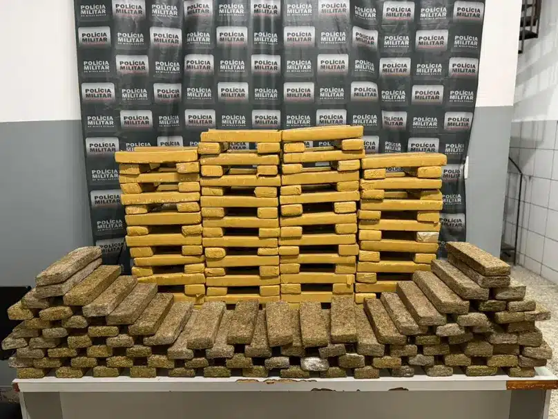 rotam-apreende-mais-de-200-barras-de-maconha-e-prende-dois-traficantes
