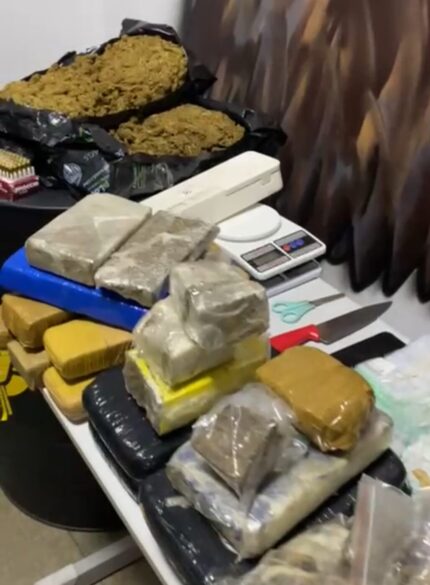 grande-apreensao-de-drogas-marca-acao-da-pm-na-operacao-forca-total-em-itauna