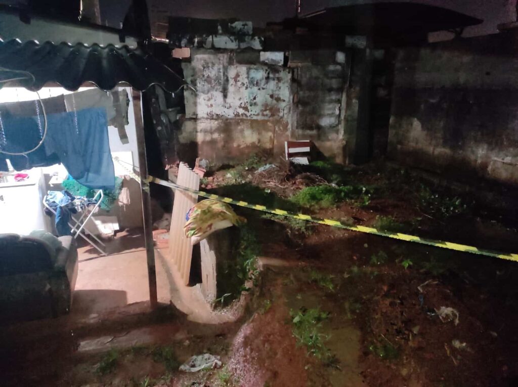 bombeiros-e-defesa-civil-atuam-em-ocorrencia-de-risco-estrutural-em-residencia-em-arcos