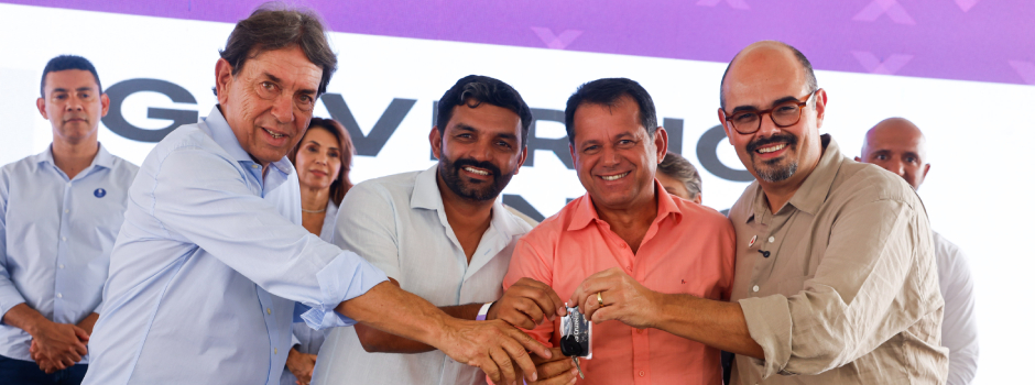 estado-entrega-dez-micro-onibus-para-o-transporte-de-pacientes-nos-vales-do-jequitinhonha-e-mucuri