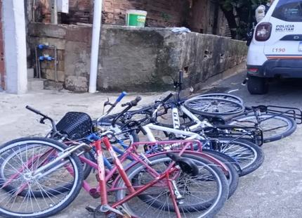 policia-militar-recupera-bicicleta-furtada-e-apreende-cinco-em-operacao-nos-bairros-canaa,-caravelas-e-planalto
