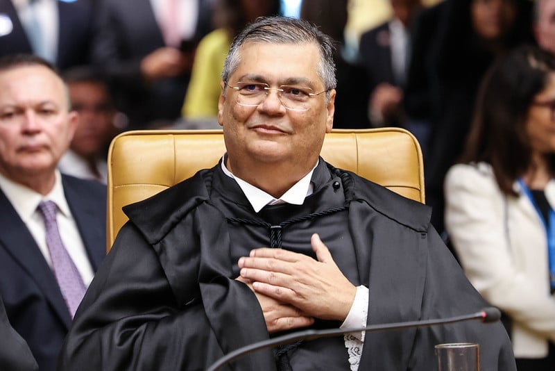 dino-mira-perse:-empresa-do-cantor-eduardo-costa-aparece-com-sede-em-divinopolis;-ministro-quer-explicacoes-sobre-emendas