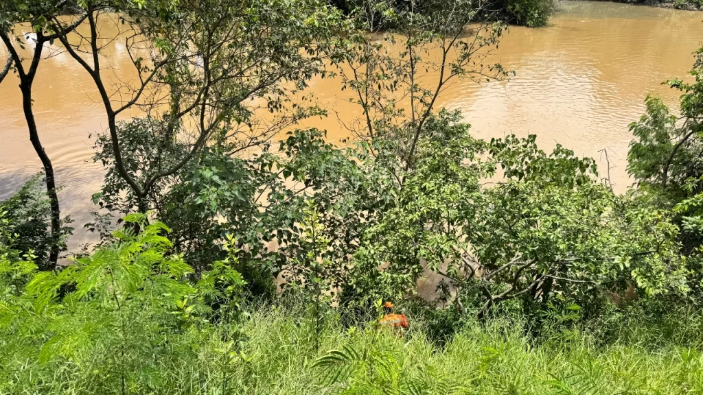 corpo-de-mulher-encontrado-no-rio-itapecerica-tinha-10-perfuracoes