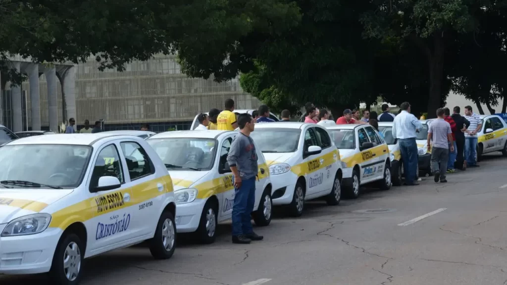 cnh-pode-ficar-mais-barata-em-mg-apos-denuncia-contra-autoescolas