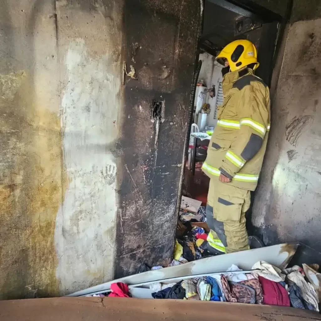 incendio-em-residencia-de-para-de-minas-comeca-apos-brincadeira-de-crianca