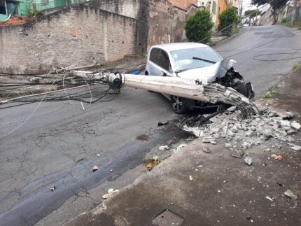 chuva-forte-em-minas:-cemig-orienta-o-que-fazer-ao-encontrar-fio-partido-sobre-veiculos