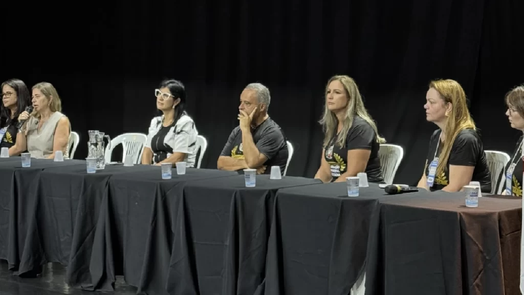 itauna-abre-pacto-mineiro-de-alfabetizacao-e-reune-290-professores