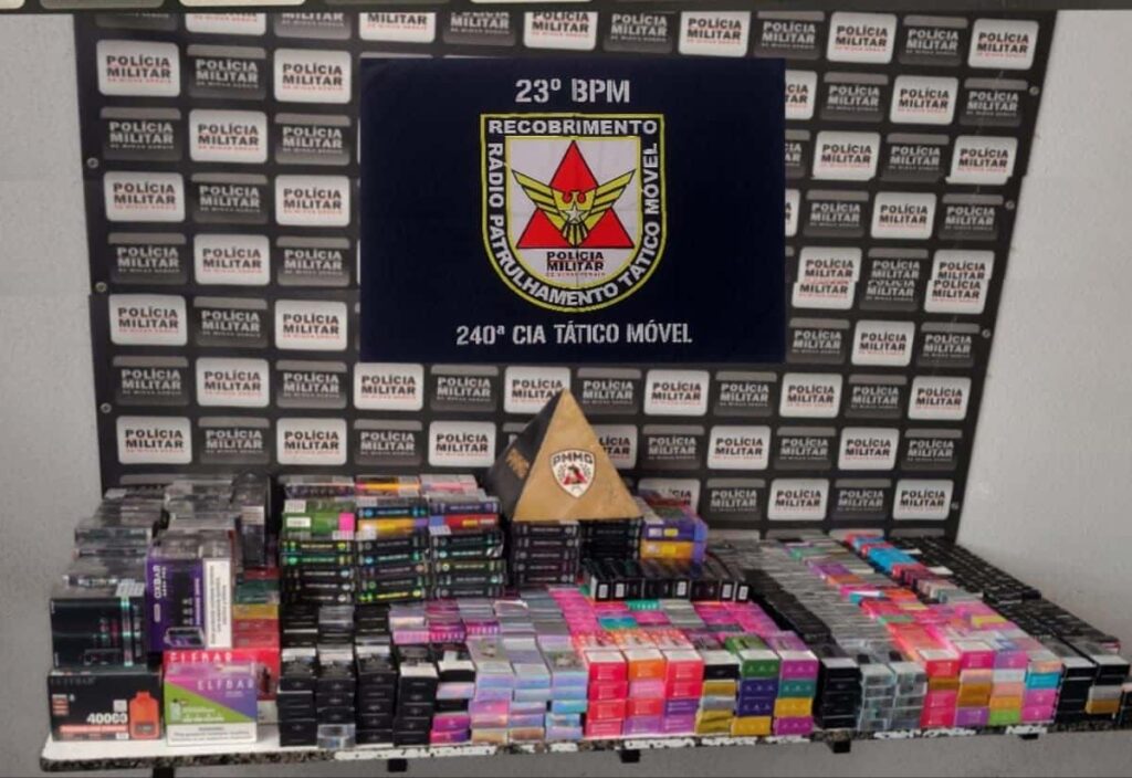 pm-apreende-984-cigarros-eletronicos-em-imovel-no-bairro-alvorada-em-divinopolis