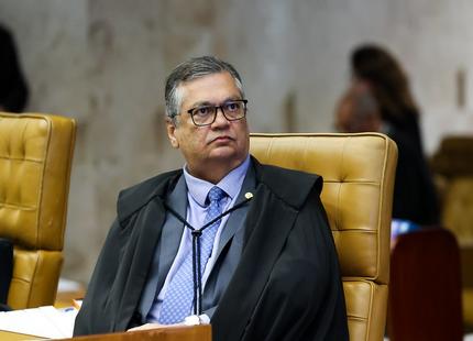 dino-suspende-penduricalhos-sem-base-legal-nos-tres-poderes-e-da-60-dias-para-revisao-de-verbas
