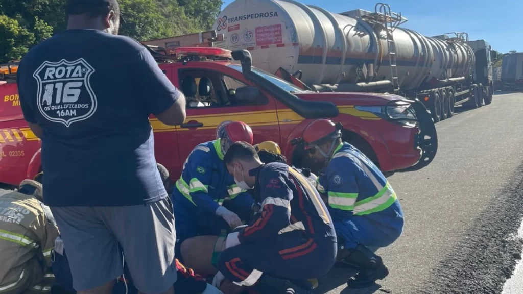 risco-de-explosao:-acidente-com-60-mil-litros-de-etanol-interdita-a-br-262