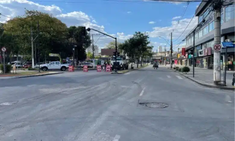 avenida-jk-tera-interdicao-parcial-a-partir-desta-segunda-feira-para-continuidade-de-obras-de-drenagem-da-rua-pitangui