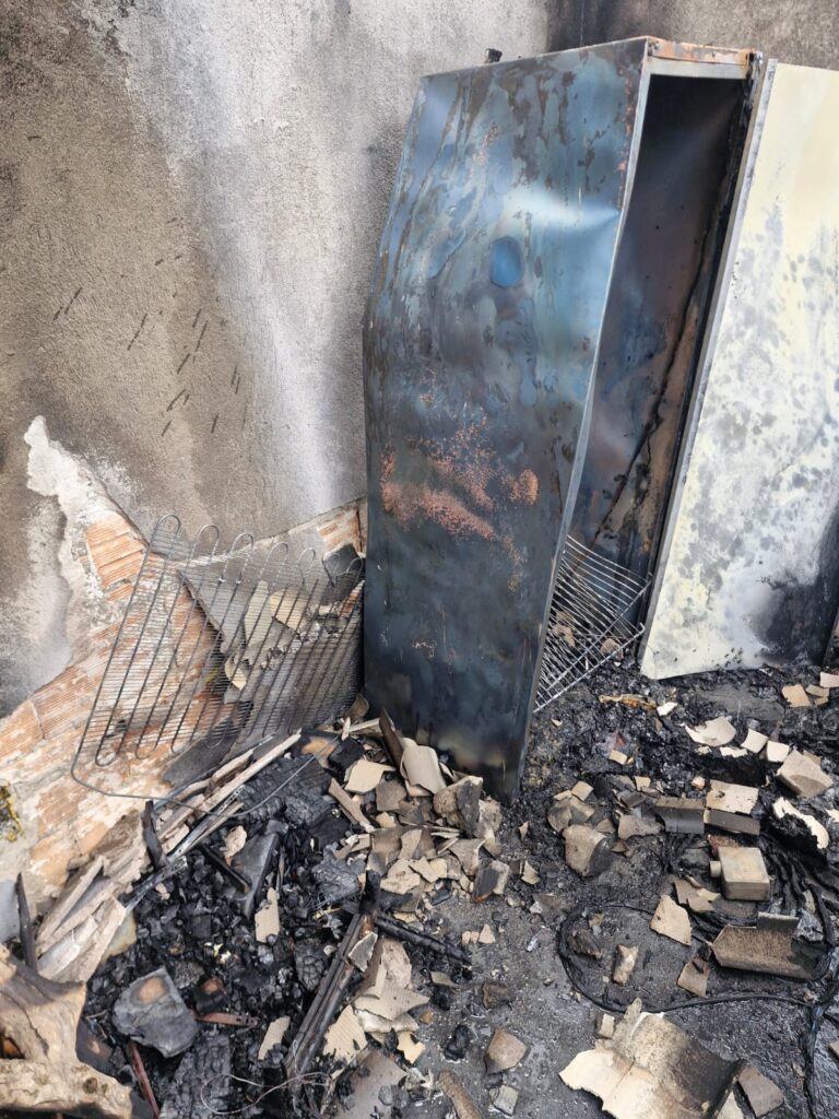 incendio-em-residencia-no-jardim-america-mobiliza-bombeiros-em-campo-belo
