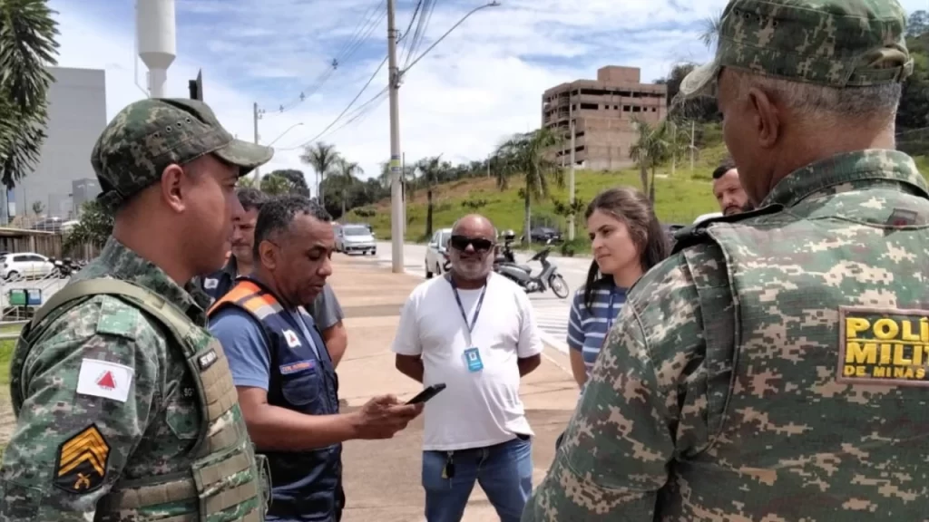 prefeitura-de-itauna-faz-operacao-para-verificar-criacao-de-abelhas-em-area-urbana