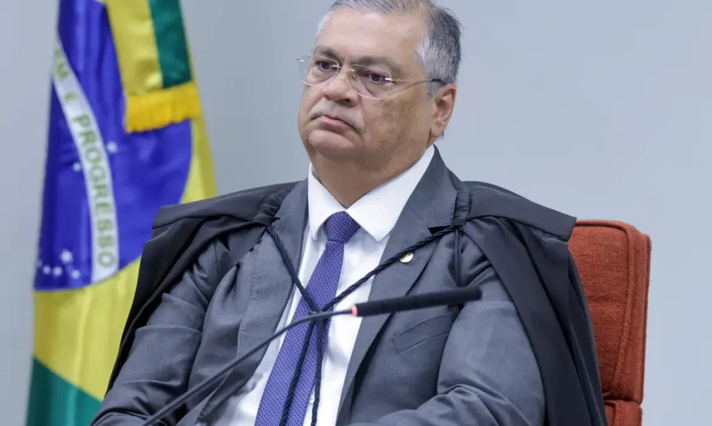 ministro-flavio-dino-manda-suspender-pagamento-de-“penduricalhos”-nos-tres-poderes-e-stf-marca-julgamento