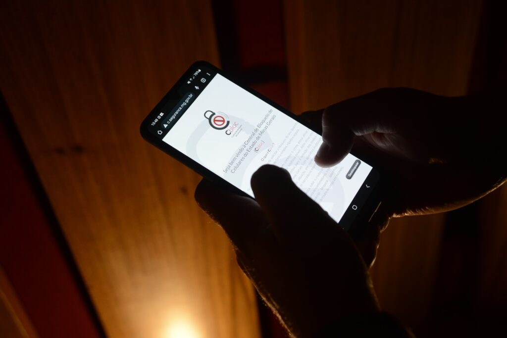 central-de-bloqueio-de-celulares-reforca-a-seguranca-dos-mineiros-durante-o-carnaval-com-operacao-24-horas-por-dia