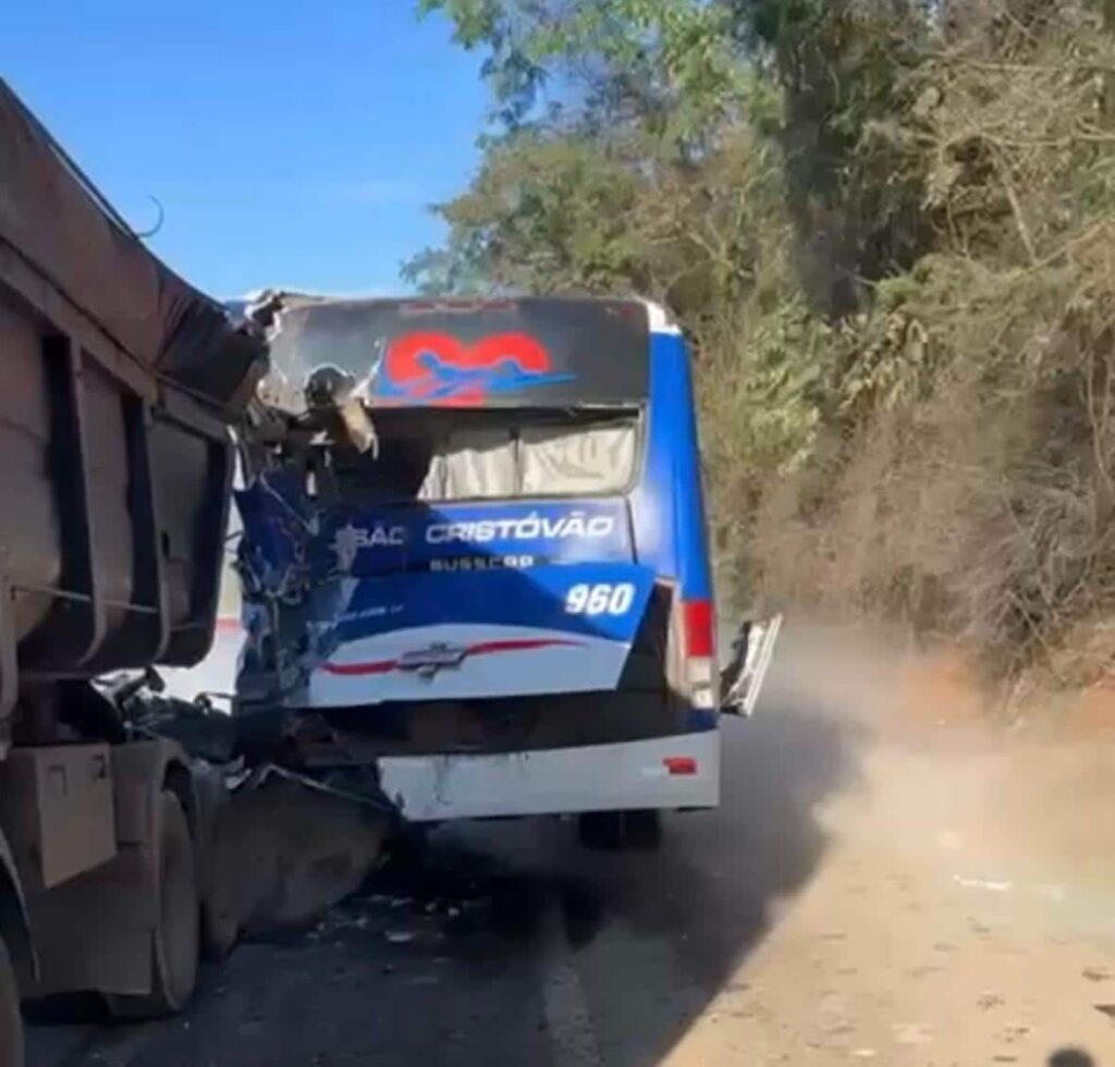 tragedia-na-br-381:-motorista-da-viacao-sao-cristovao-morre-apos-vazamento-de-gas-em-lavras;-veja-o-video
