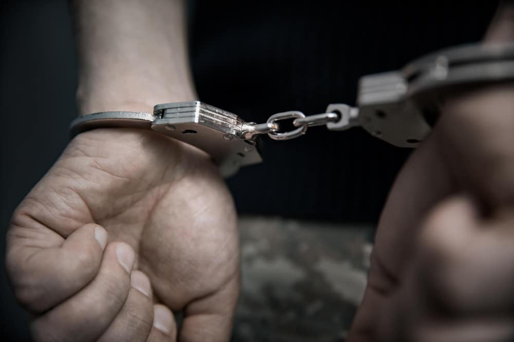 homem-com-mandado-por-divida-de-pensao-alimenticia-e-preso-durante-operacao-na-mg-170-em-arcos
