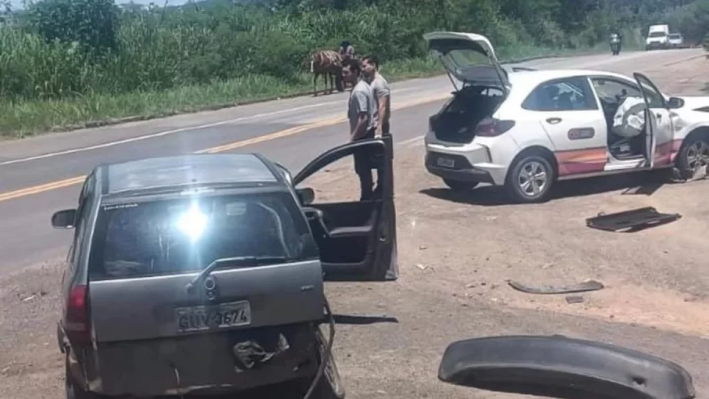 em-menos-de-24-horas,-br-494-registra-segundo-acidente-em-divinopolis