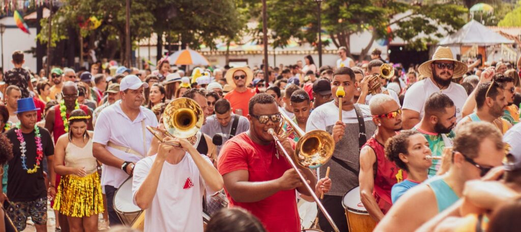 tempo-firme-favorece-blocos-em-minas,-mas-instabilidade-aumenta-a-partir-de-quarta-feira