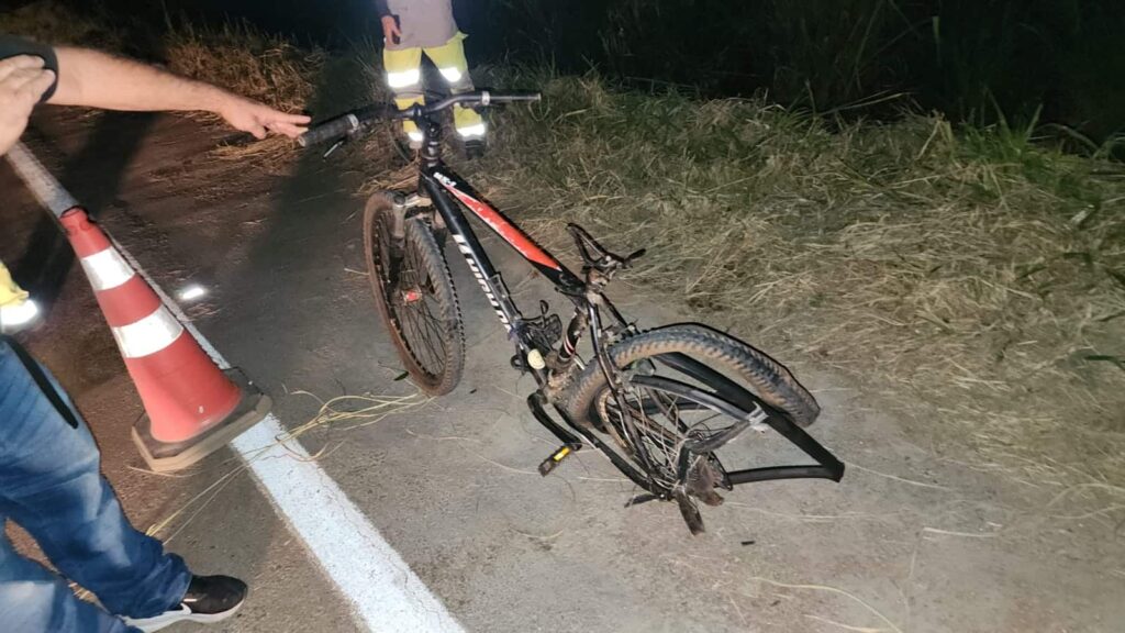 ciclista-morre-apos-ser-atropelado-por-caminhonete-na-mg-050-em-formiga-e-vitima-segue-sem-identificacao-oficial