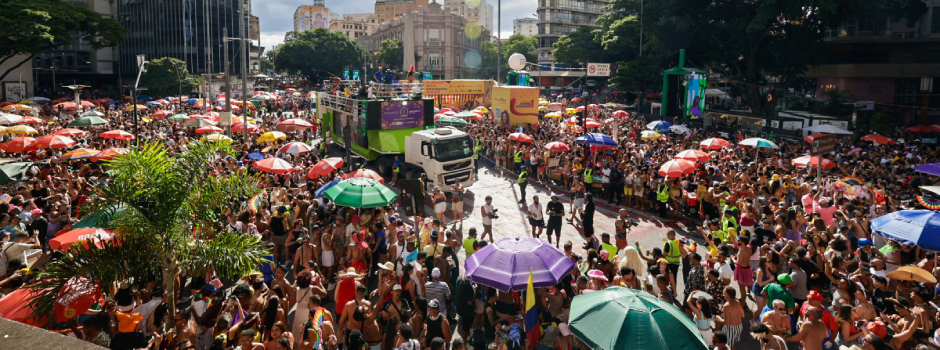 carnaval-da-liberdade-lota-avenidas-sonorizadas-em-bh-e-deve-injetar-r$-5,7-bilhoes-na-economia