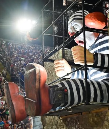 grades-para-o-“bozo”-e-aplausos-para-lula:-o-desfile-polemico-que-parou-o-rio,-irritou-michelle-bolsonaro-e-agora-esta-na-mira-da-justica