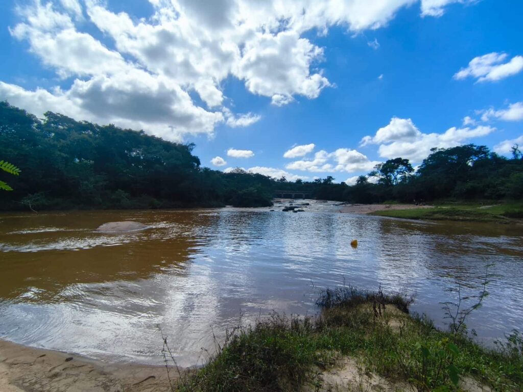 corpo-e-localizado-apos-afogamento-em-cachoeira-no-distrito-de-marilandia-em-itapecerica