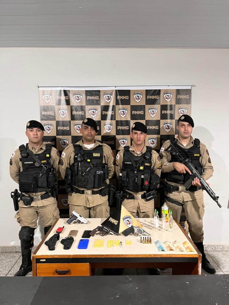 armas-de-fogo-drogas-e-simulacro-sao-apreendidos-pela-policia-militar-durante-operacao-carnaval-2026-em-pitangui