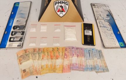 com-passagens-por-tortura-e-porte-de-arma,-homem-e-preso-no-jardinopolis-apos-ser-flagrado-com-placas-de-carro-furtado