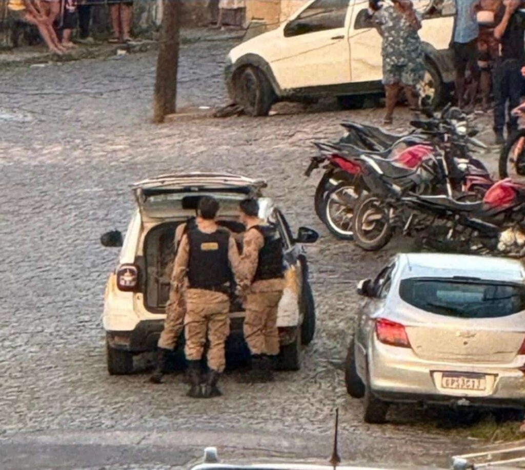 briga-entre-mulheres-termina-com-uso-de-gas-de-pimenta-e-ataque-com-faca-em-formiga