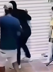 comerciante-tranca-bandidos-dentro-de-loja-durante-tentativa-de-assalto-e-aguarda-a-pm