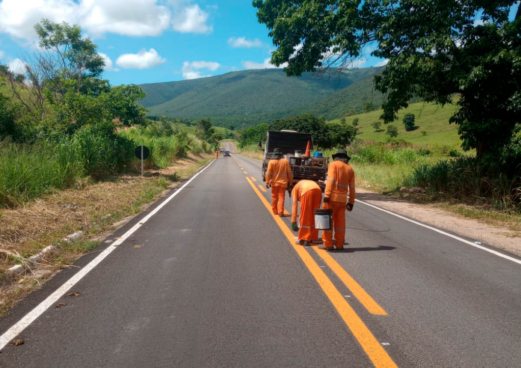 com-foco-em-sinalizacao,-der-inicia-programa-para-diminuir-acidentes-graves-e-fatais-nas-estradas