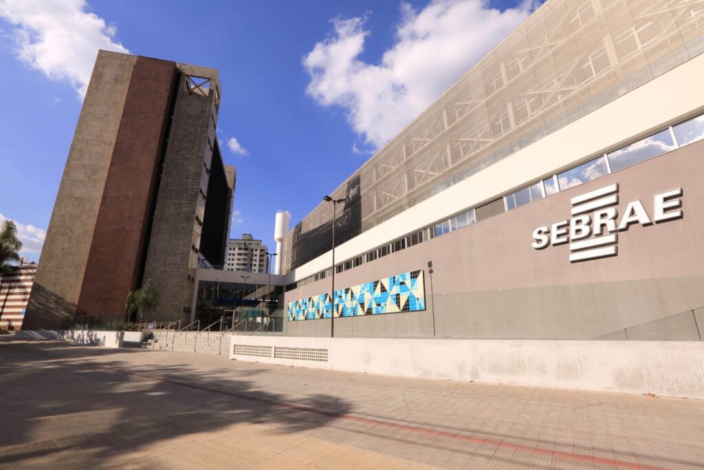 professor-de-divinopolis-fica-em-2o-lugar-na-etapa-estadual-do-premio-educador-transformador