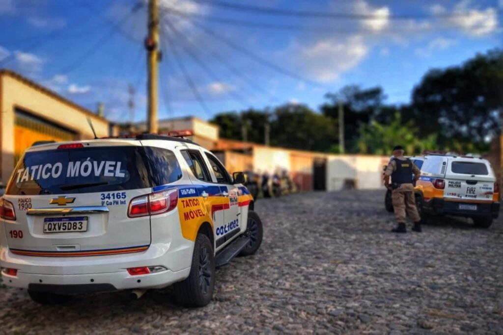 operacao-impacto-e-acoes-da-pm-resultam-em-prisoes-por-trafico,-violencia-domestica,-intolerancia-religiosa-e-captura-de-foragido-em-itauna