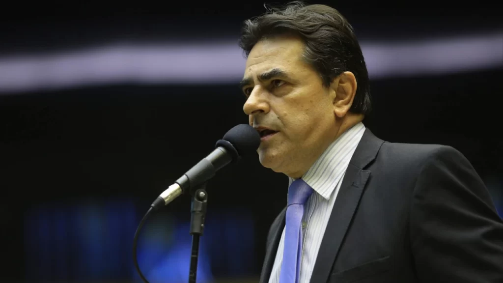 deputado-critica-sigilo-de-r$1,4-bi-em-gastos-do-cartao-corporativo-federal