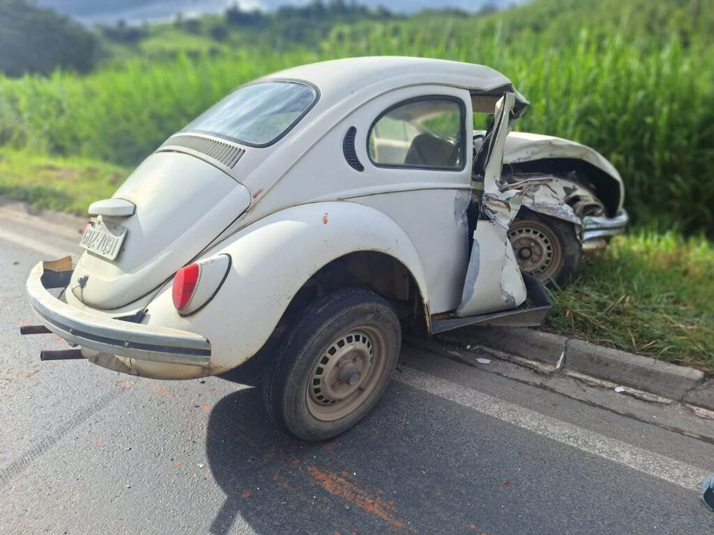 idoso-de-65-anos-fica-gravemente-ferido-apos-colisao-traseira-na-mg-050-em-formiga