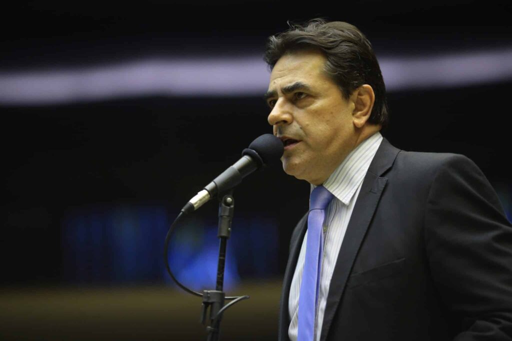 deputado-domingos-savio-questiona-sigilo-em-gastos-de-cartao-corporativo-do-governo-federal