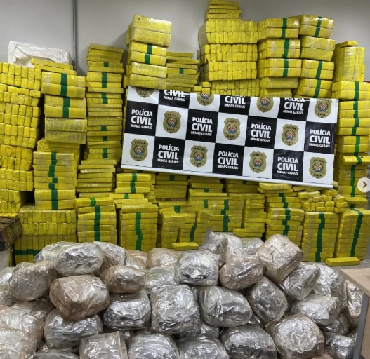 pcmg-apreende-3-toneladas-de-maconha-e-170-kg-de-skunk-em-itaguara