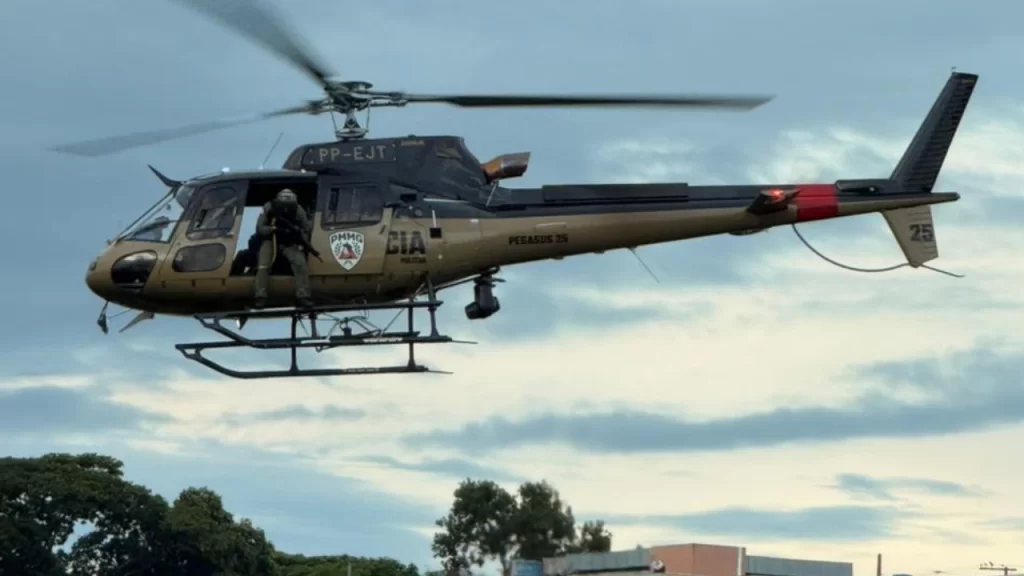 com-apoio-da-aeronave-pegasus,-pm-recupera-veiculo-clonado-apos-perseguicao-em-divinopolis