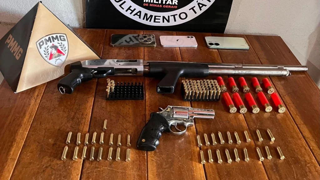 confronto-com-a-pm-termina-com-suspeito-morto-e-dois-presos-apos-homicidio-em-ibitira